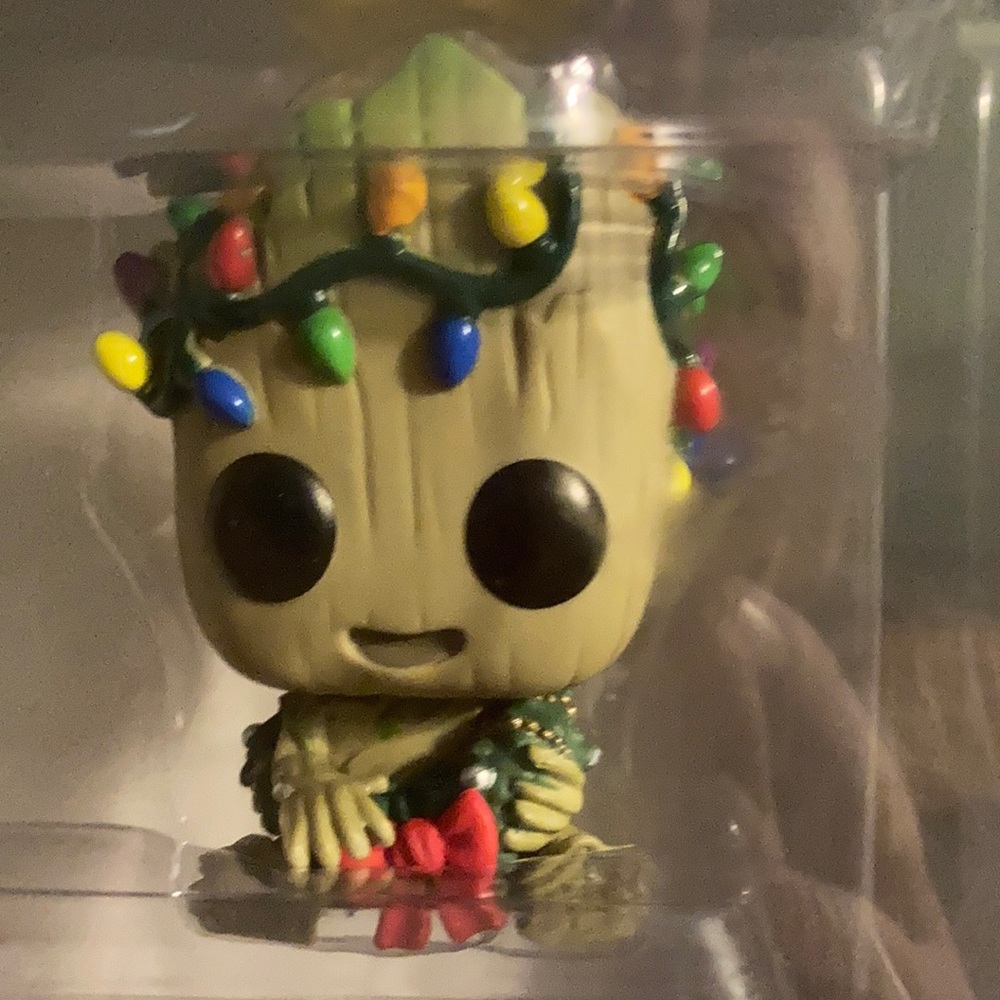 Holiday Groot